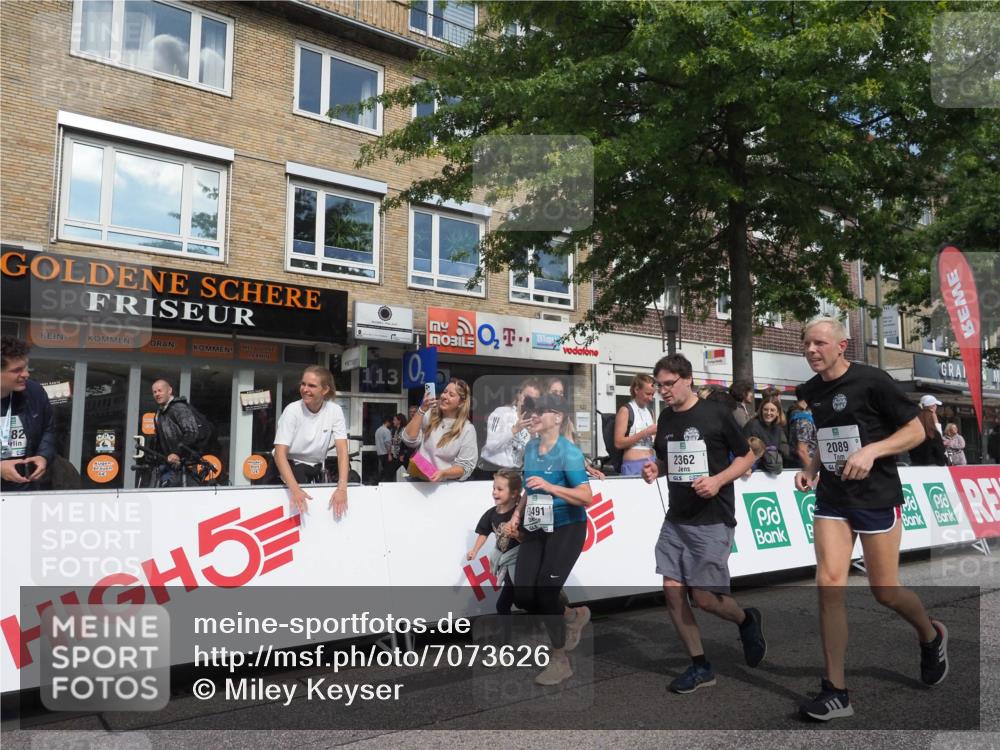 15.09.2024 - PSD Bank Halbmarathon Miley Keyser http://msf.ph/oto/7073626 15.09.2024 12:29:12 Ziel 2073, 2075, 2089, 2288, 2362, 2451, 3057, 3129, 3247, 3266, 3287, 3325, 3401, 3491 meine-sportfotos.de