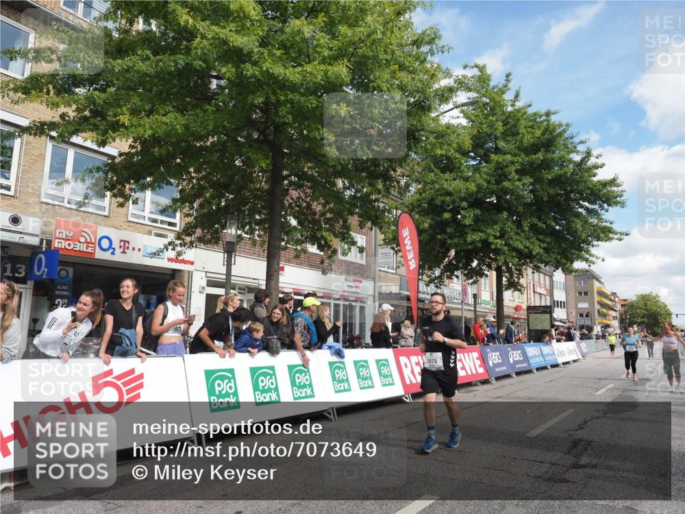 15.09.2024 - PSD Bank Halbmarathon Miley Keyser http://msf.ph/oto/7073649 15.09.2024 12:29:13 Ziel 2073, 2075, 2089, 2362, 2451, 3057, 3129, 3247, 3266, 3287, 3325, 3401, 3491 meine-sportfotos.de