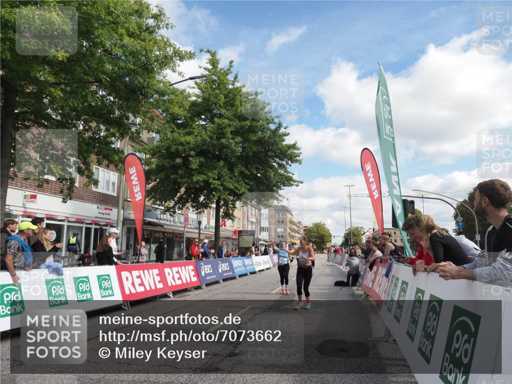15.09.2024 - PSD Bank Halbmarathon Miley Keyser http://msf.ph/oto/7073662 15.09.2024 12:29:15 Ziel 2073, 2075, 2089, 2362, 2451, 3129, 3247, 3266, 3287, 3325, 3401, 3491 meine-sportfotos.de