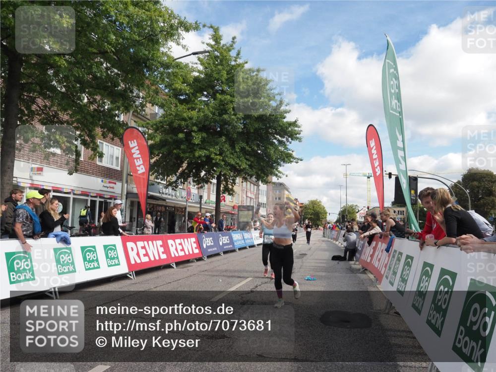 15.09.2024 - PSD Bank Halbmarathon Miley Keyser http://msf.ph/oto/7073681 15.09.2024 12:29:16 Ziel 2073, 2075, 2089, 2362, 2451, 3129, 3247, 3266, 3287, 3401, 3488, 3491 meine-sportfotos.de