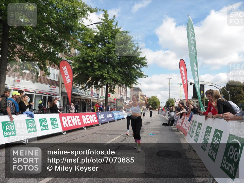 15.09.2024 - PSD Bank Halbmarathon Miley Keyser http://msf.ph/oto/7073685 15.09.2024 12:29:16 Ziel 2073, 2075, 2089, 2362, 2451, 3129, 3247, 3266, 3287, 3401, 3488, 3491 meine-sportfotos.de