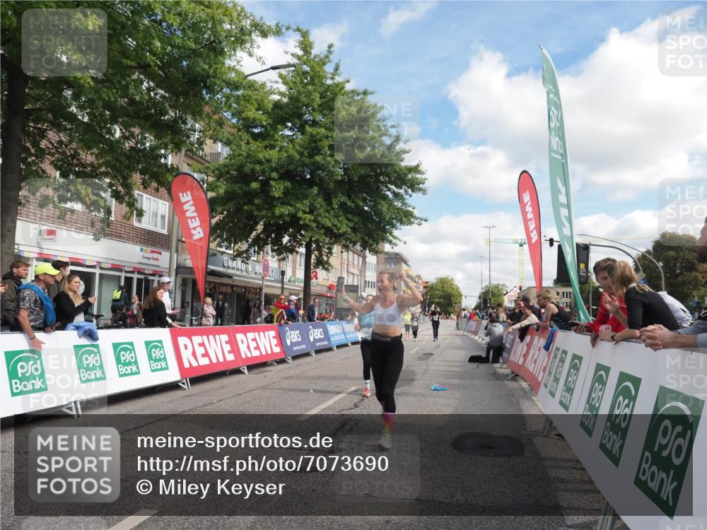 15.09.2024 - PSD Bank Halbmarathon Miley Keyser http://msf.ph/oto/7073690 15.09.2024 12:29:16 Ziel 2073, 2075, 2089, 2362, 2451, 3129, 3247, 3266, 3287, 3401, 3488, 3491 meine-sportfotos.de