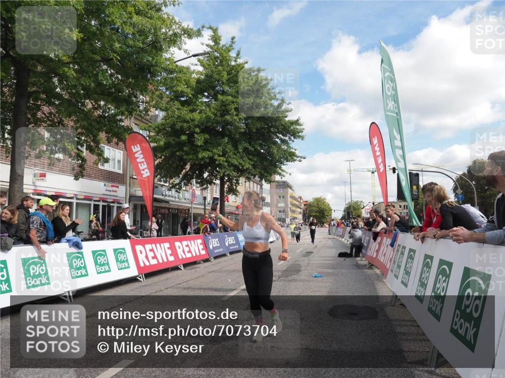 15.09.2024 - PSD Bank Halbmarathon Miley Keyser http://msf.ph/oto/7073704 15.09.2024 12:29:17 Ziel 2073, 2075, 2089, 2362, 2446, 2451, 3129, 3247, 3266, 3287, 3401, 3488, 3491 meine-sportfotos.de