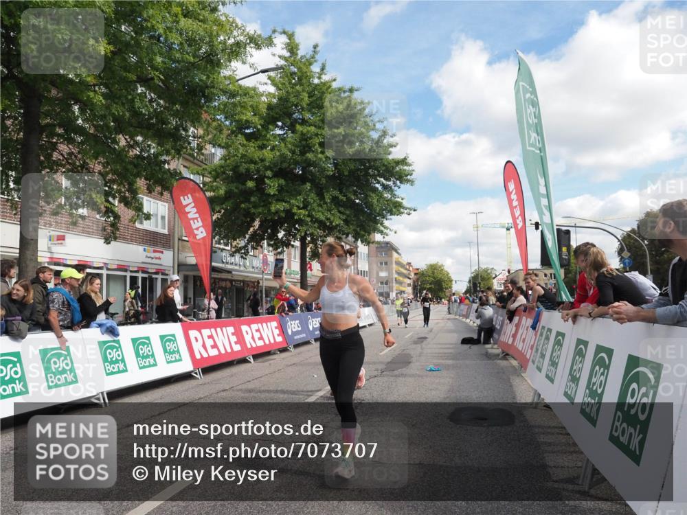 15.09.2024 - PSD Bank Halbmarathon Miley Keyser http://msf.ph/oto/7073707 15.09.2024 12:29:17 Ziel 2073, 2075, 2089, 2362, 2446, 2451, 3129, 3247, 3266, 3287, 3401, 3488, 3491 meine-sportfotos.de