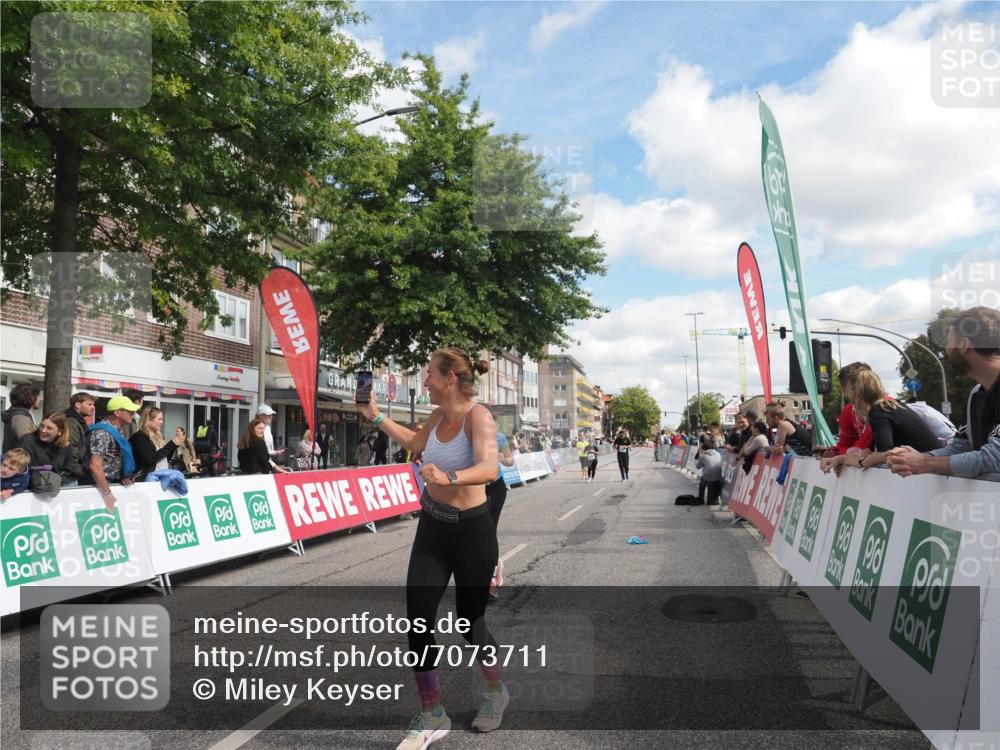 15.09.2024 - PSD Bank Halbmarathon Miley Keyser http://msf.ph/oto/7073711 15.09.2024 12:29:17 Ziel 2073, 2075, 2089, 2362, 2446, 2451, 3129, 3247, 3266, 3287, 3401, 3488, 3491 meine-sportfotos.de