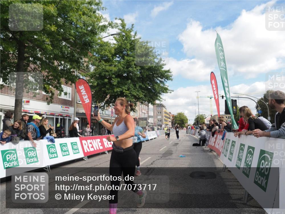15.09.2024 - PSD Bank Halbmarathon Miley Keyser http://msf.ph/oto/7073717 15.09.2024 12:29:17 Ziel 2073, 2075, 2089, 2362, 2446, 2451, 3129, 3247, 3266, 3287, 3401, 3488, 3491 meine-sportfotos.de