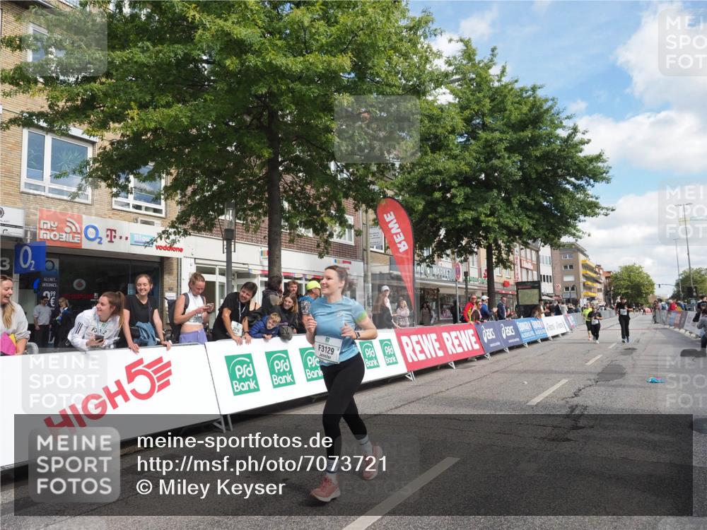 15.09.2024 - PSD Bank Halbmarathon Miley Keyser http://msf.ph/oto/7073721 15.09.2024 12:29:18 Ziel 2073, 2075, 2089, 2362, 2446, 2451, 3129, 3247, 3266, 3287, 3401, 3488, 3491 meine-sportfotos.de