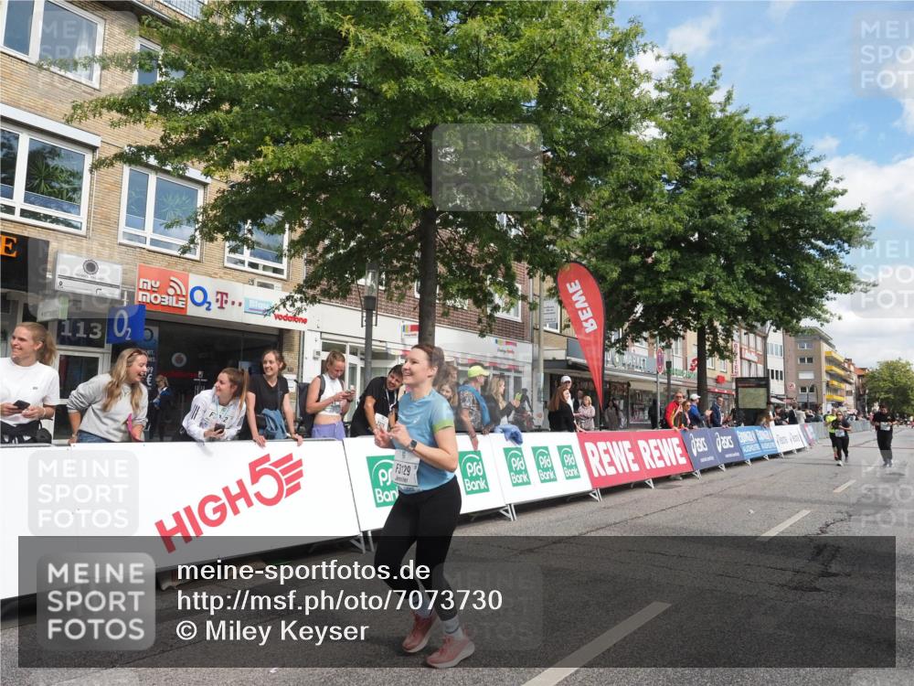 15.09.2024 - PSD Bank Halbmarathon Miley Keyser http://msf.ph/oto/7073730 15.09.2024 12:29:19 Ziel 2073, 2075, 2089, 2362, 2446, 2451, 3129, 3287, 3401, 3488, 3491 meine-sportfotos.de