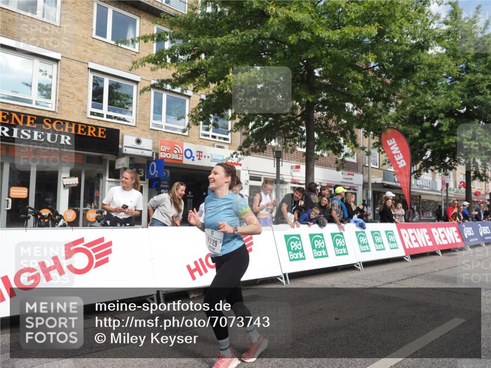 15.09.2024 - PSD Bank Halbmarathon Miley Keyser http://msf.ph/oto/7073743 15.09.2024 12:29:19 Ziel 2073, 2075, 2089, 2362, 2446, 2451, 3129, 3287, 3401, 3488, 3491 meine-sportfotos.de
