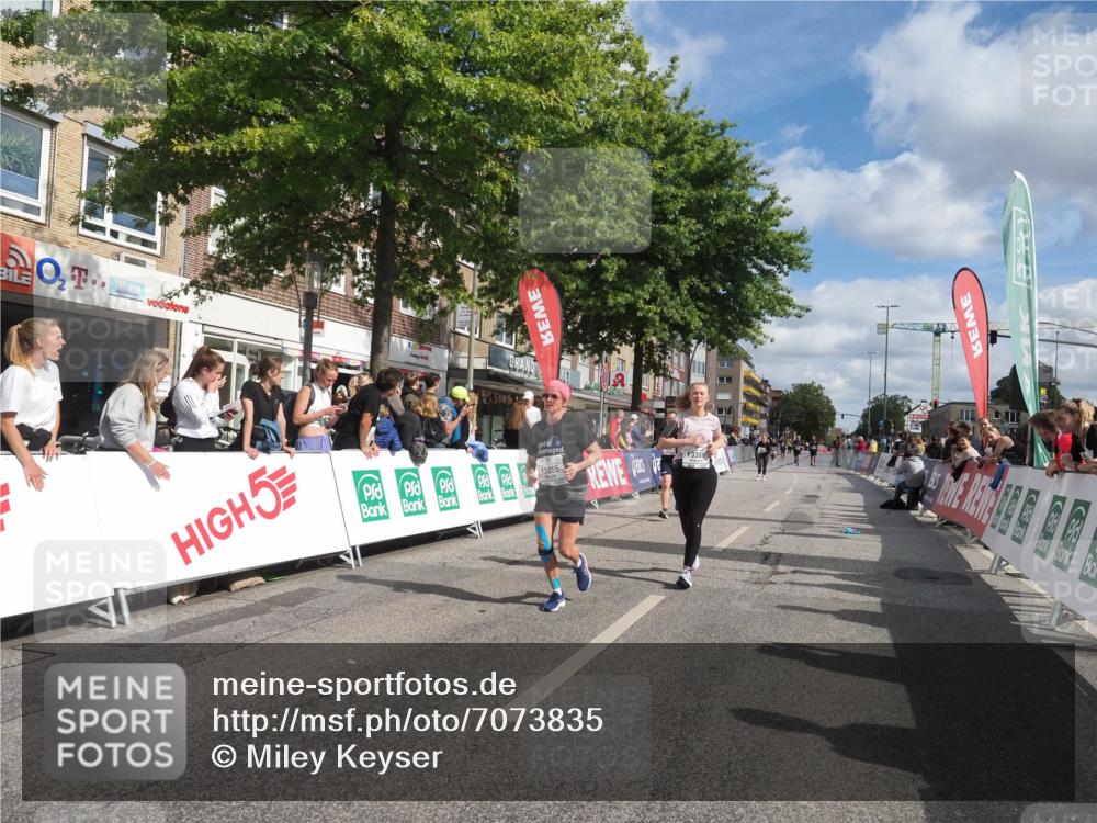 15.09.2024 - PSD Bank Halbmarathon Miley Keyser http://msf.ph/oto/7073835 15.09.2024 12:29:42 Ziel 2093, 3055, 3334, 3385, 3473 meine-sportfotos.de