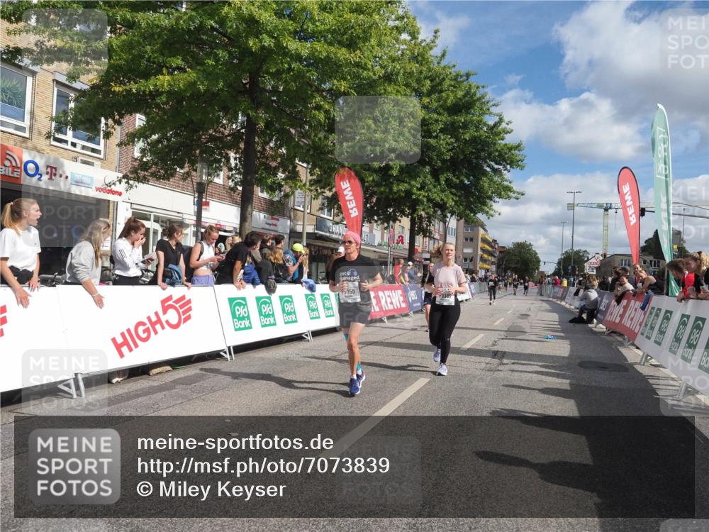15.09.2024 - PSD Bank Halbmarathon Miley Keyser http://msf.ph/oto/7073839 15.09.2024 12:29:43 Ziel 2093, 3055, 3091, 3334, 3385 meine-sportfotos.de