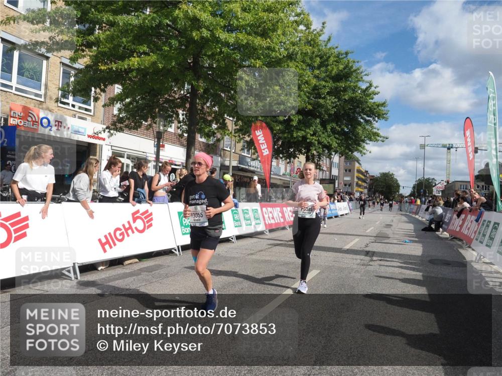 15.09.2024 - PSD Bank Halbmarathon Miley Keyser http://msf.ph/oto/7073853 15.09.2024 12:29:43 Ziel 2093, 3055, 3091, 3334, 3385 meine-sportfotos.de