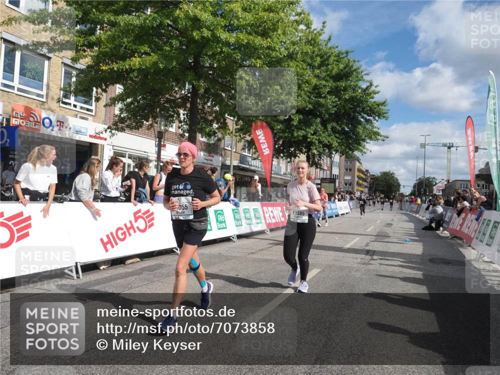 15.09.2024 - PSD Bank Halbmarathon Miley Keyser http://msf.ph/oto/7073858 15.09.2024 12:29:43 Ziel 2093, 3055, 3091, 3334, 3385 meine-sportfotos.de