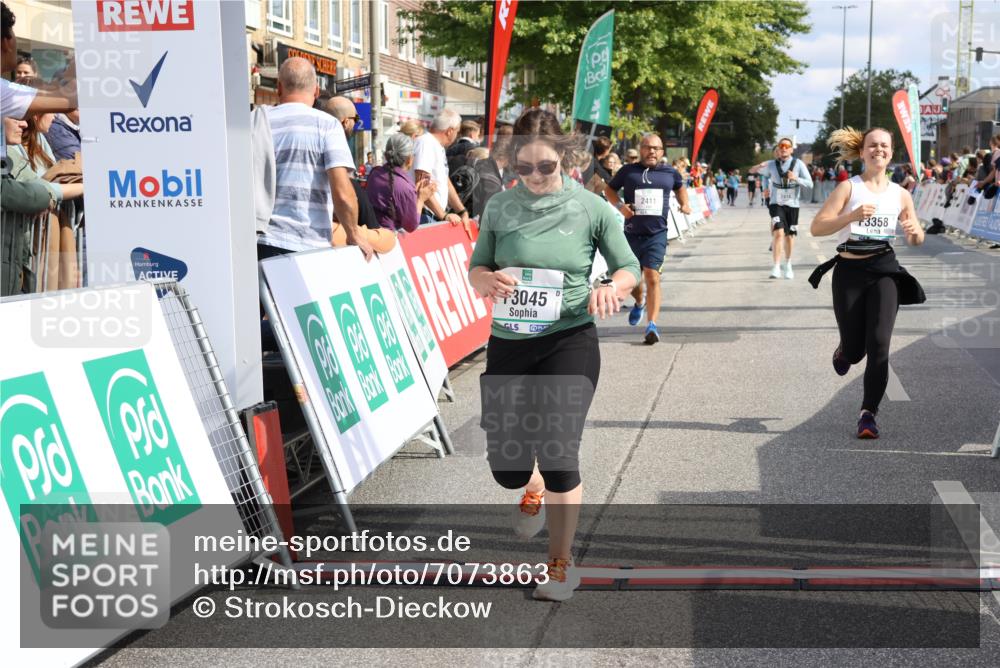 15.09.2024 - PSD Bank Halbmarathon Strokosch-Dieckow http://msf.ph/oto/7073863 15.09.2024 12:32:59 Ziel 2411, 2414, 3045, 3358, 3368 meine-sportfotos.de