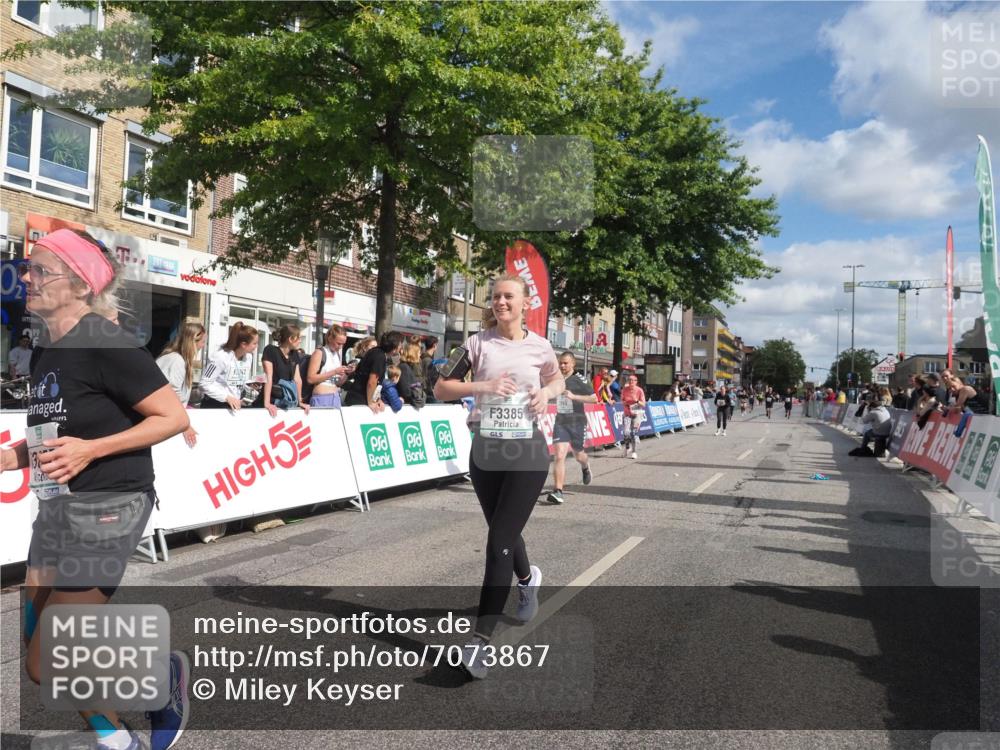 15.09.2024 - PSD Bank Halbmarathon Miley Keyser http://msf.ph/oto/7073867 15.09.2024 12:29:44 Ziel 2093, 3055, 3091, 3334, 3385 meine-sportfotos.de
