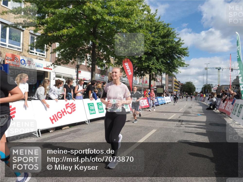 15.09.2024 - PSD Bank Halbmarathon Miley Keyser http://msf.ph/oto/7073870 15.09.2024 12:29:44 Ziel 2093, 3055, 3091, 3334, 3385 meine-sportfotos.de
