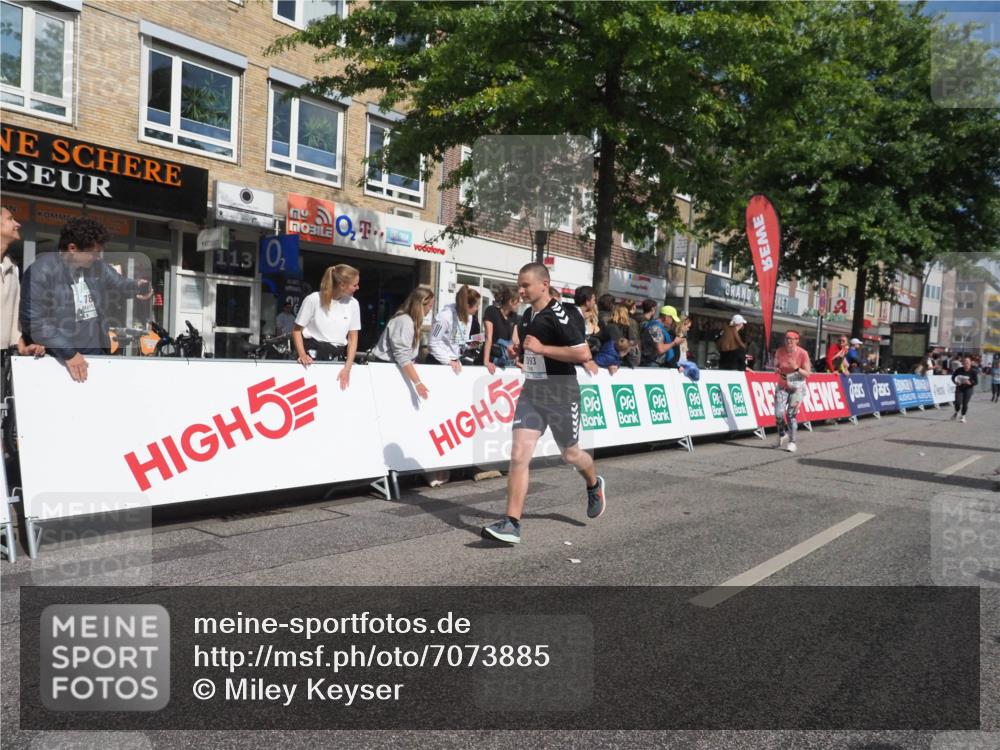 15.09.2024 - PSD Bank Halbmarathon Miley Keyser http://msf.ph/oto/7073885 15.09.2024 12:29:45 Ziel 2093, 3055, 3091, 3334, 3385 meine-sportfotos.de