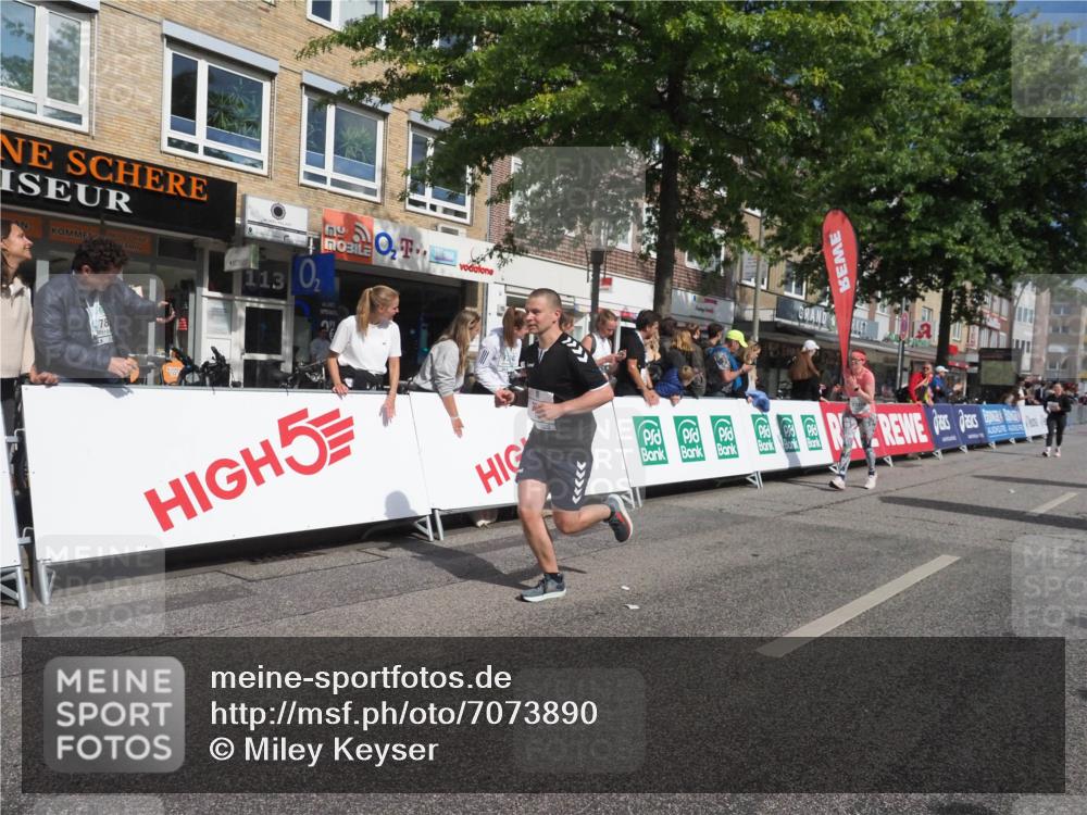 15.09.2024 - PSD Bank Halbmarathon Miley Keyser http://msf.ph/oto/7073890 15.09.2024 12:29:45 Ziel 2093, 3055, 3091, 3334, 3385 meine-sportfotos.de