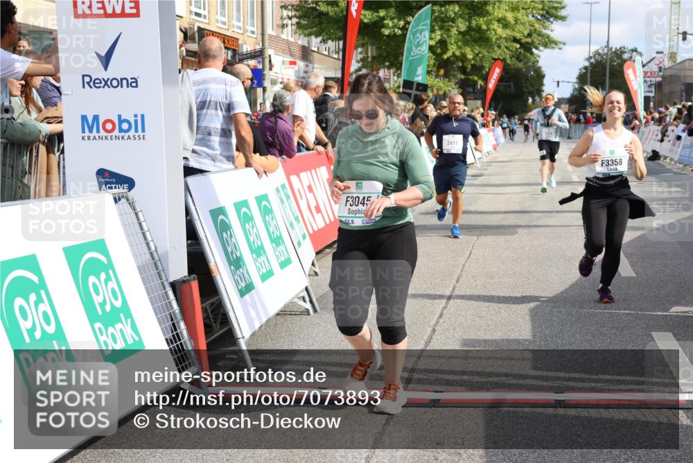 15.09.2024 - PSD Bank Halbmarathon Strokosch-Dieckow http://msf.ph/oto/7073893 15.09.2024 12:32:59 Ziel 2411, 2414, 3045, 3358, 3368 meine-sportfotos.de