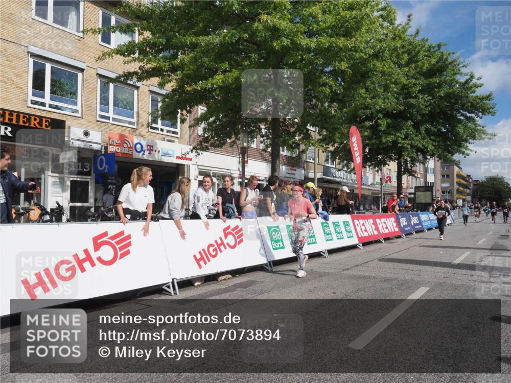 15.09.2024 - PSD Bank Halbmarathon Miley Keyser http://msf.ph/oto/7073894 15.09.2024 12:29:47 Ziel 2093, 3055, 3091, 3270, 3334, 3385 meine-sportfotos.de