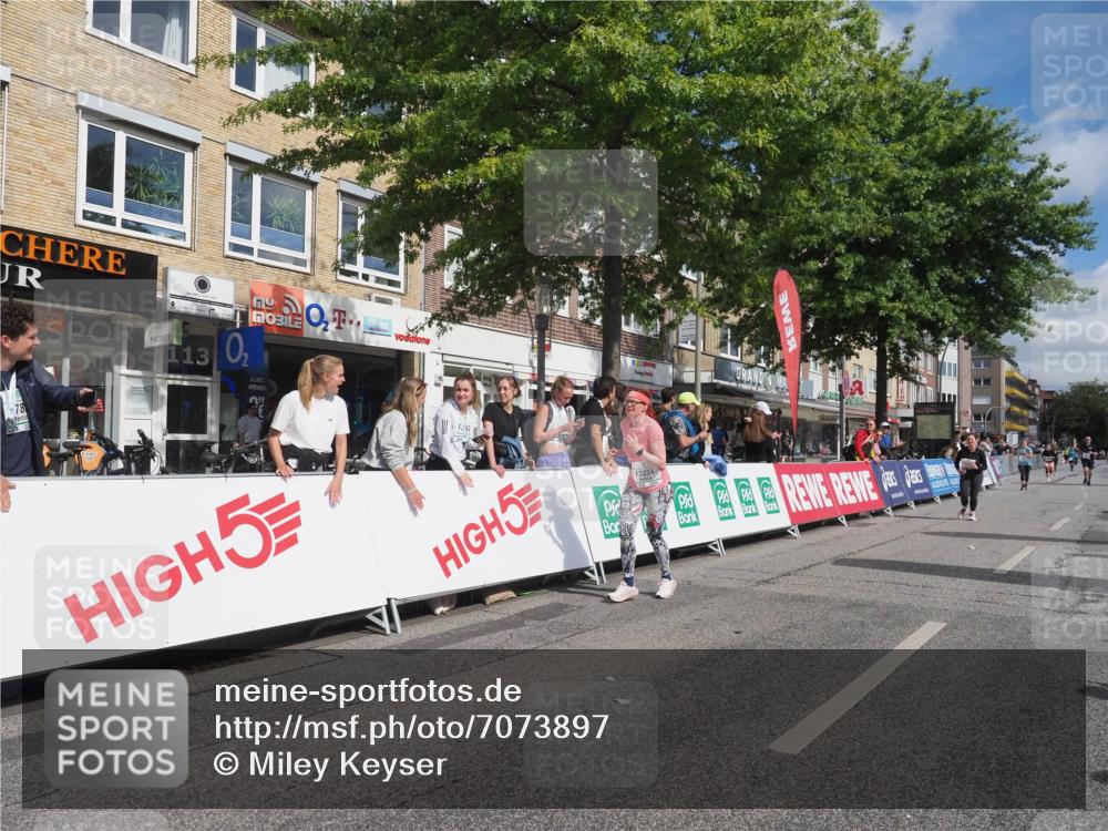 15.09.2024 - PSD Bank Halbmarathon Miley Keyser http://msf.ph/oto/7073897 15.09.2024 12:29:47 Ziel 2093, 3055, 3091, 3270, 3334, 3385 meine-sportfotos.de