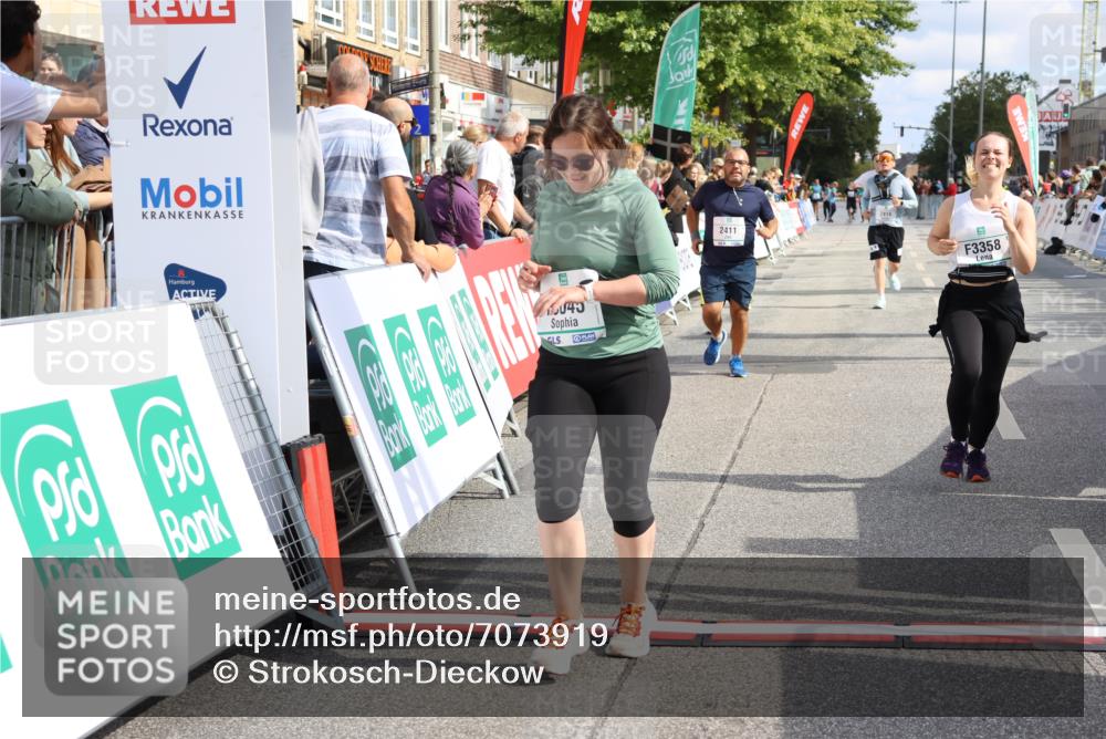 15.09.2024 - PSD Bank Halbmarathon Strokosch-Dieckow http://msf.ph/oto/7073919 15.09.2024 12:32:59 Ziel 2411, 2414, 3045, 3358, 3368 meine-sportfotos.de