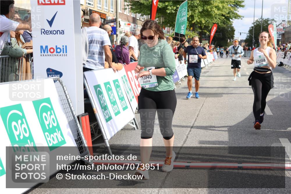 15.09.2024 - PSD Bank Halbmarathon Strokosch-Dieckow http://msf.ph/oto/7073951 15.09.2024 12:32:59 Ziel 2411, 2414, 3045, 3358, 3368 meine-sportfotos.de