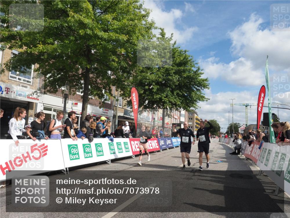 15.09.2024 - PSD Bank Halbmarathon Miley Keyser http://msf.ph/oto/7073978 15.09.2024 12:29:57 Ziel 2291, 2454, 3091, 3270, 3334, 3362, 3385 meine-sportfotos.de