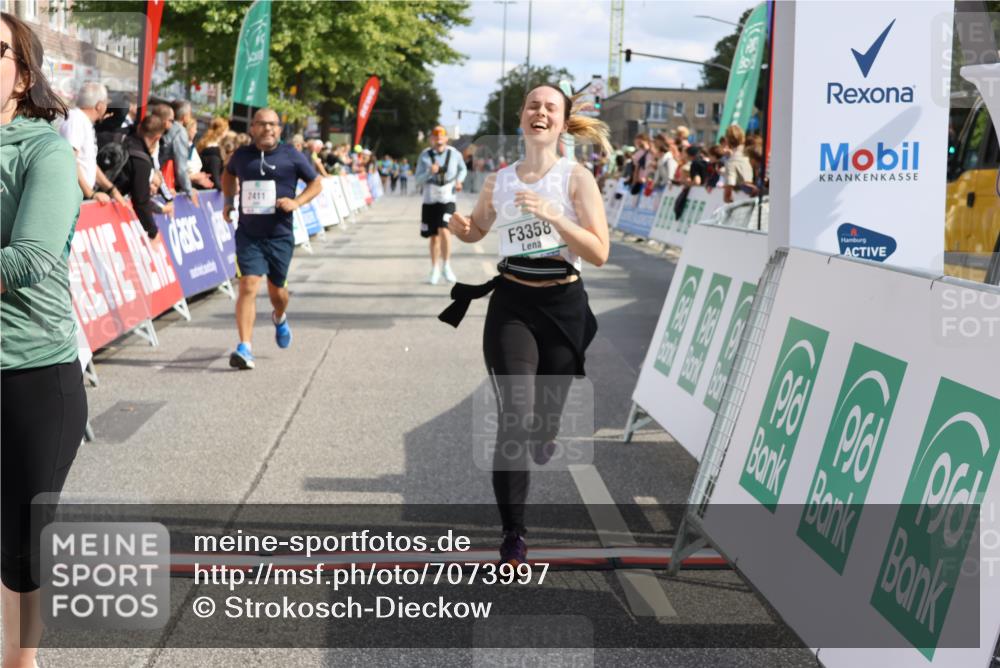 15.09.2024 - PSD Bank Halbmarathon Strokosch-Dieckow http://msf.ph/oto/7073997 15.09.2024 12:32:59 Ziel 2411, 2414, 3045, 3358, 3368 meine-sportfotos.de