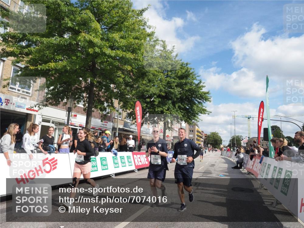 15.09.2024 - PSD Bank Halbmarathon Miley Keyser http://msf.ph/oto/7074016 15.09.2024 12:29:59 Ziel 2291, 2454, 3091, 3270, 3334, 3362 meine-sportfotos.de
