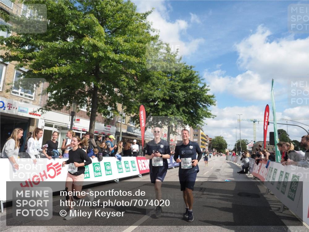 15.09.2024 - PSD Bank Halbmarathon Miley Keyser http://msf.ph/oto/7074020 15.09.2024 12:29:59 Ziel 2291, 2454, 3091, 3270, 3334, 3362 meine-sportfotos.de