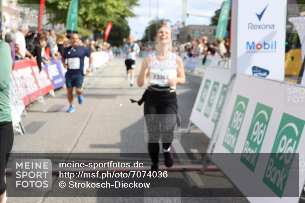 15.09.2024 - PSD Bank Halbmarathon Strokosch-Dieckow http://msf.ph/oto/7074036 15.09.2024 12:33:00 Ziel 2411, 2414, 3045, 3358, 3368 meine-sportfotos.de