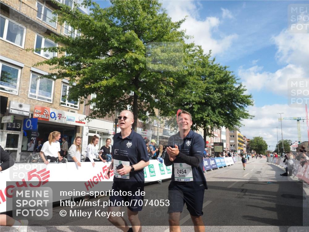 15.09.2024 - PSD Bank Halbmarathon Miley Keyser http://msf.ph/oto/7074053 15.09.2024 12:30:00 Ziel 2291, 2454, 3091, 3270, 3334, 3362 meine-sportfotos.de