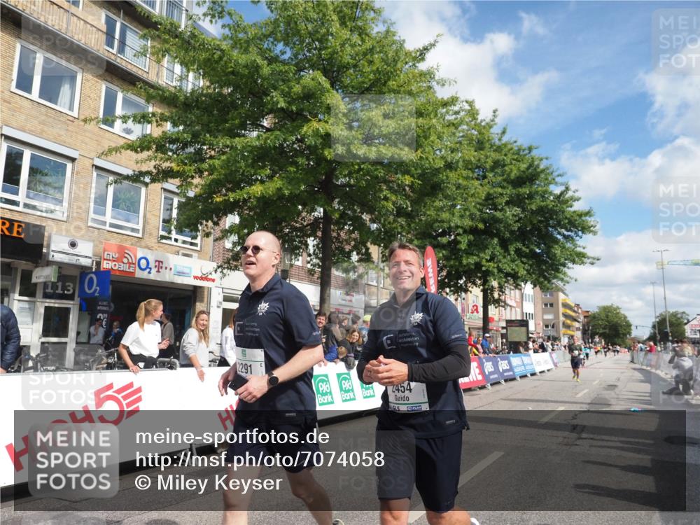 15.09.2024 - PSD Bank Halbmarathon Miley Keyser http://msf.ph/oto/7074058 15.09.2024 12:30:00 Ziel 2291, 2454, 3091, 3270, 3334, 3362 meine-sportfotos.de