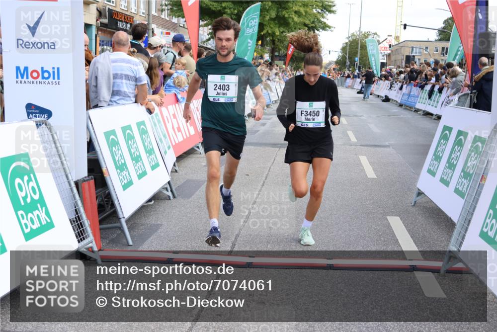 15.09.2024 - PSD Bank Halbmarathon Strokosch-Dieckow http://msf.ph/oto/7074061 15.09.2024 12:23:59 Ziel 987, 2403, 2981, 3002, 3277, 3450 meine-sportfotos.de
