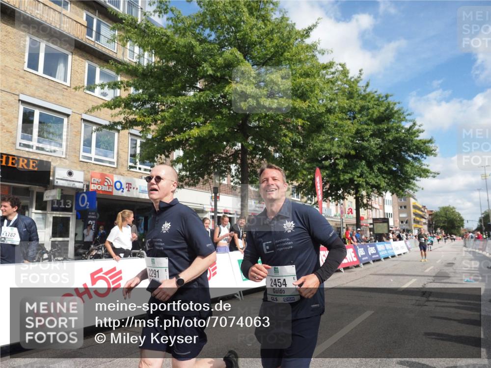 15.09.2024 - PSD Bank Halbmarathon Miley Keyser http://msf.ph/oto/7074063 15.09.2024 12:30:00 Ziel 2291, 2454, 3091, 3270, 3334, 3362 meine-sportfotos.de