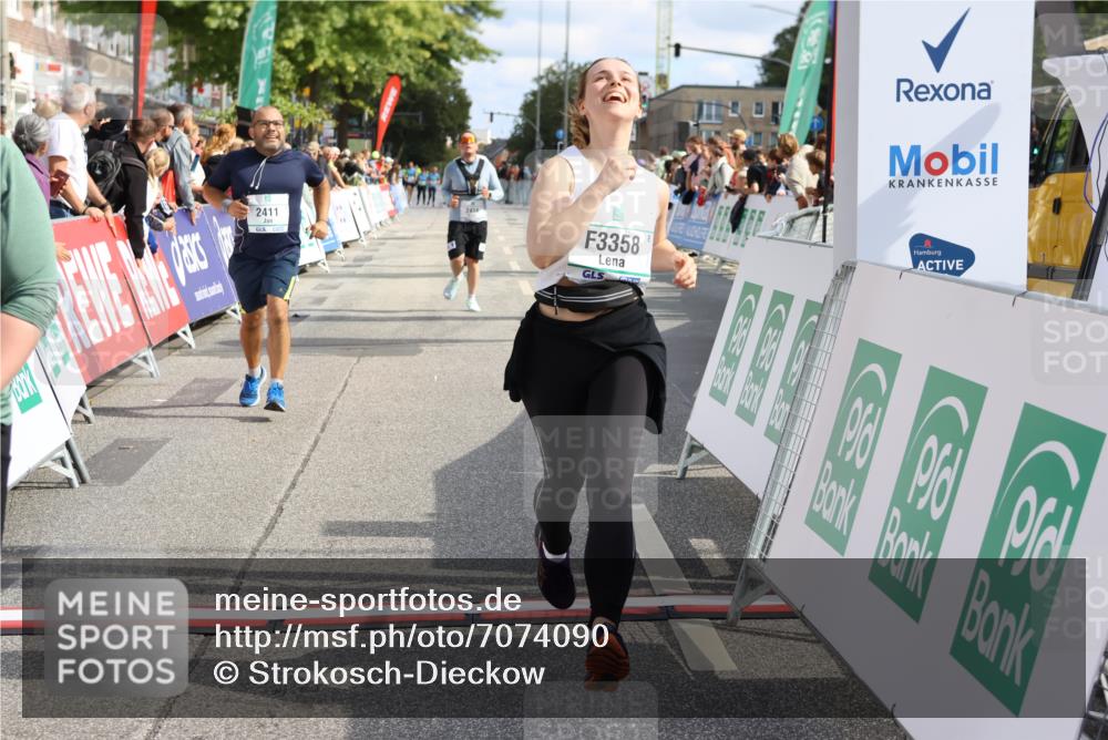 15.09.2024 - PSD Bank Halbmarathon Strokosch-Dieckow http://msf.ph/oto/7074090 15.09.2024 12:33:00 Ziel 2411, 2414, 3045, 3358, 3368 meine-sportfotos.de