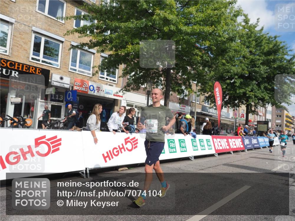 15.09.2024 - PSD Bank Halbmarathon Miley Keyser http://msf.ph/oto/7074104 15.09.2024 12:30:08 Ziel 1390, 2291, 2454, 2889, 3270, 3349, 3362 meine-sportfotos.de