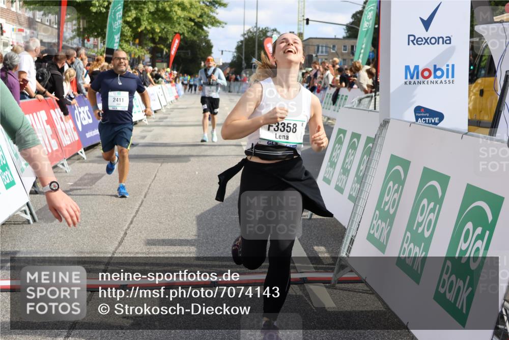 15.09.2024 - PSD Bank Halbmarathon Strokosch-Dieckow http://msf.ph/oto/7074143 15.09.2024 12:33:00 Ziel 2411, 2414, 3045, 3358, 3368 meine-sportfotos.de