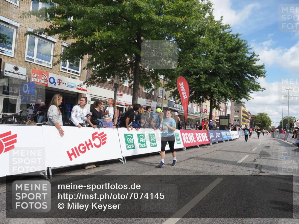 15.09.2024 - PSD Bank Halbmarathon Miley Keyser http://msf.ph/oto/7074145 15.09.2024 12:30:13 Ziel 1390, 2291, 2454, 2889, 3349 meine-sportfotos.de