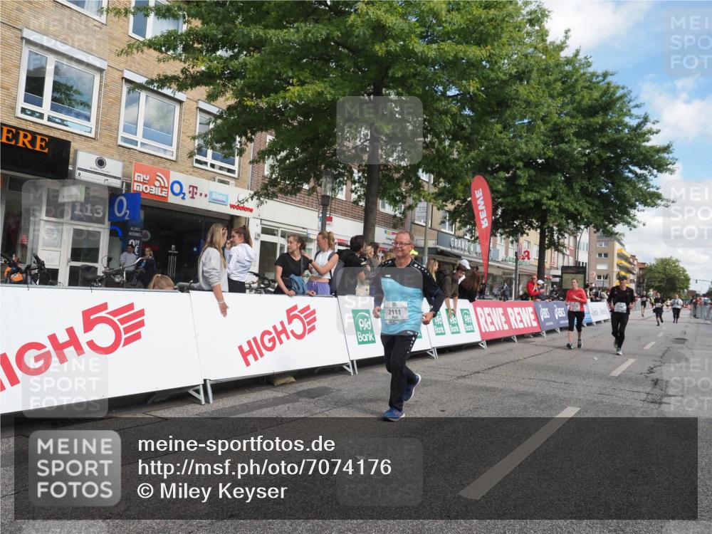 15.09.2024 - PSD Bank Halbmarathon Miley Keyser http://msf.ph/oto/7074176 15.09.2024 12:30:22 Ziel 1390, 2111, 2251, 2299, 2889, 3206, 3276, 3349 meine-sportfotos.de