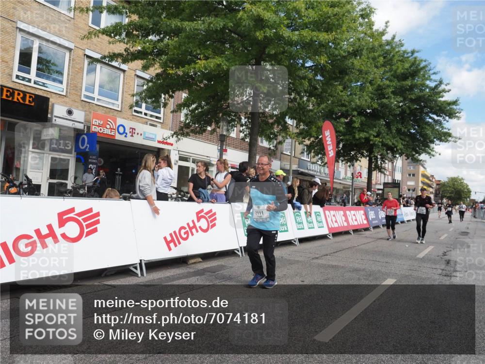 15.09.2024 - PSD Bank Halbmarathon Miley Keyser http://msf.ph/oto/7074181 15.09.2024 12:30:22 Ziel 1390, 2111, 2251, 2299, 2889, 3206, 3276, 3349 meine-sportfotos.de