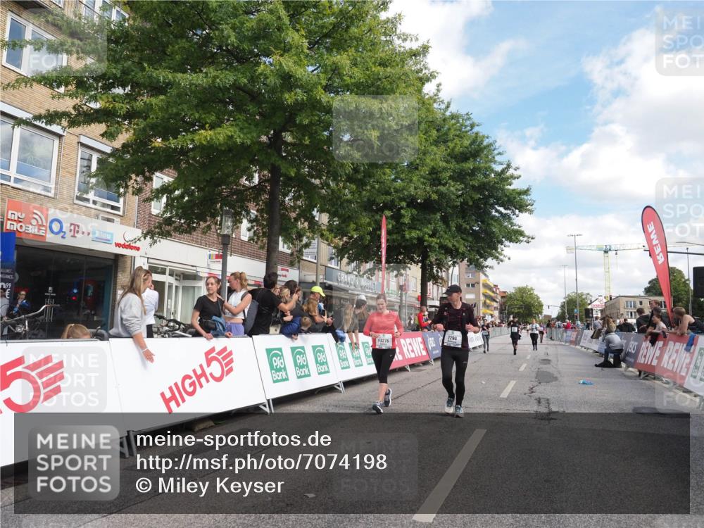 15.09.2024 - PSD Bank Halbmarathon Miley Keyser http://msf.ph/oto/7074198 15.09.2024 12:30:24 Ziel 1390, 2111, 2251, 2299, 2889, 3206, 3261, 3276, 3349 meine-sportfotos.de