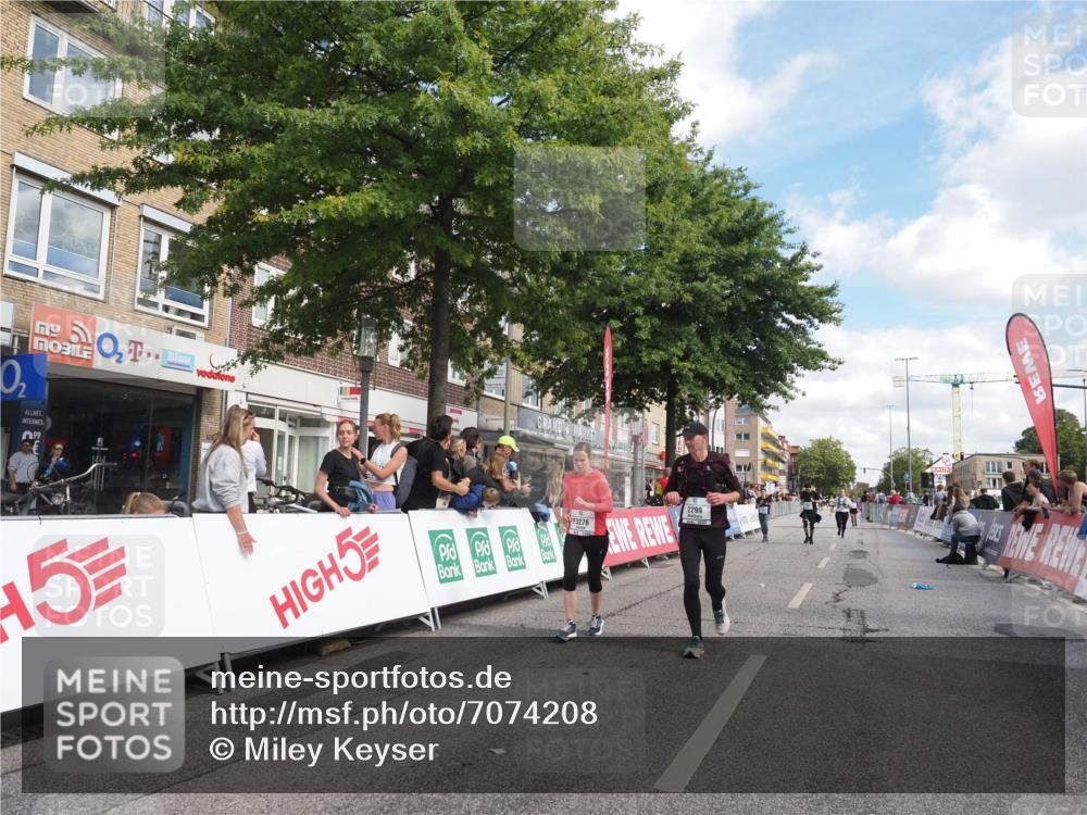 15.09.2024 - PSD Bank Halbmarathon Miley Keyser http://msf.ph/oto/7074208 15.09.2024 12:30:24 Ziel 1390, 2111, 2251, 2299, 2889, 3206, 3261, 3276, 3349 meine-sportfotos.de