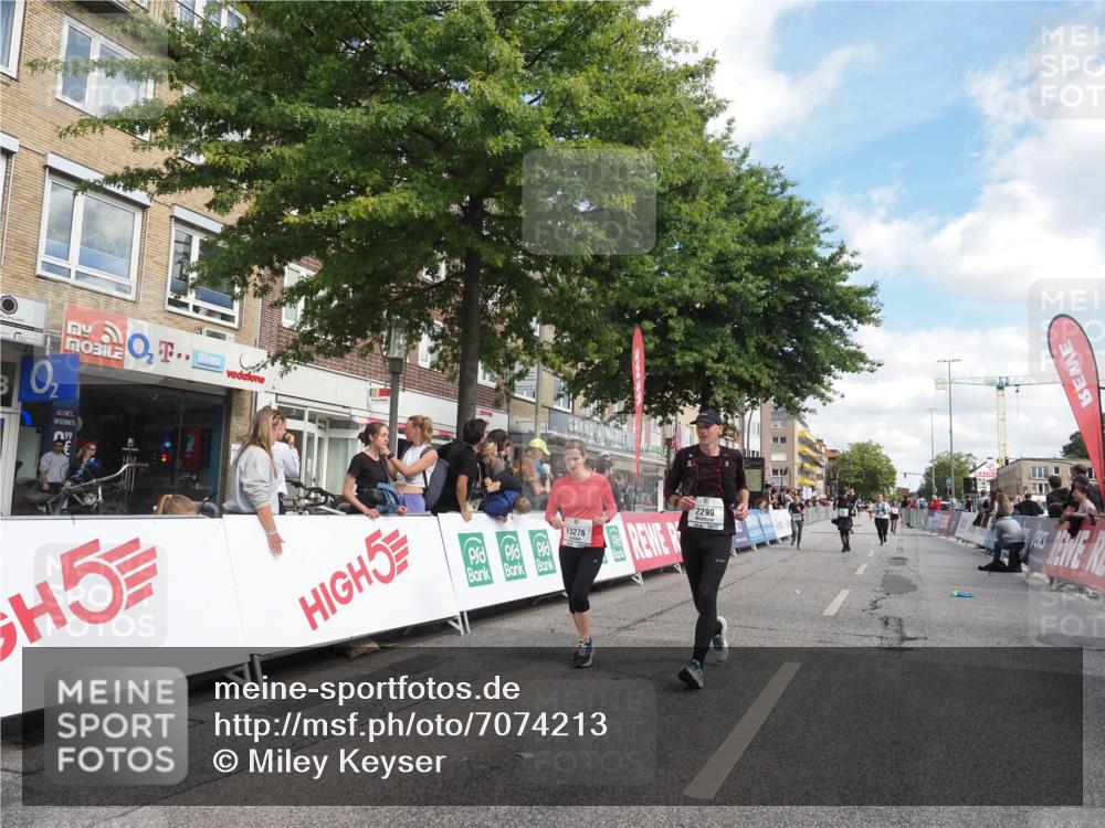 15.09.2024 - PSD Bank Halbmarathon Miley Keyser http://msf.ph/oto/7074213 15.09.2024 12:30:24 Ziel 1390, 2111, 2251, 2299, 2889, 3206, 3261, 3276, 3349 meine-sportfotos.de