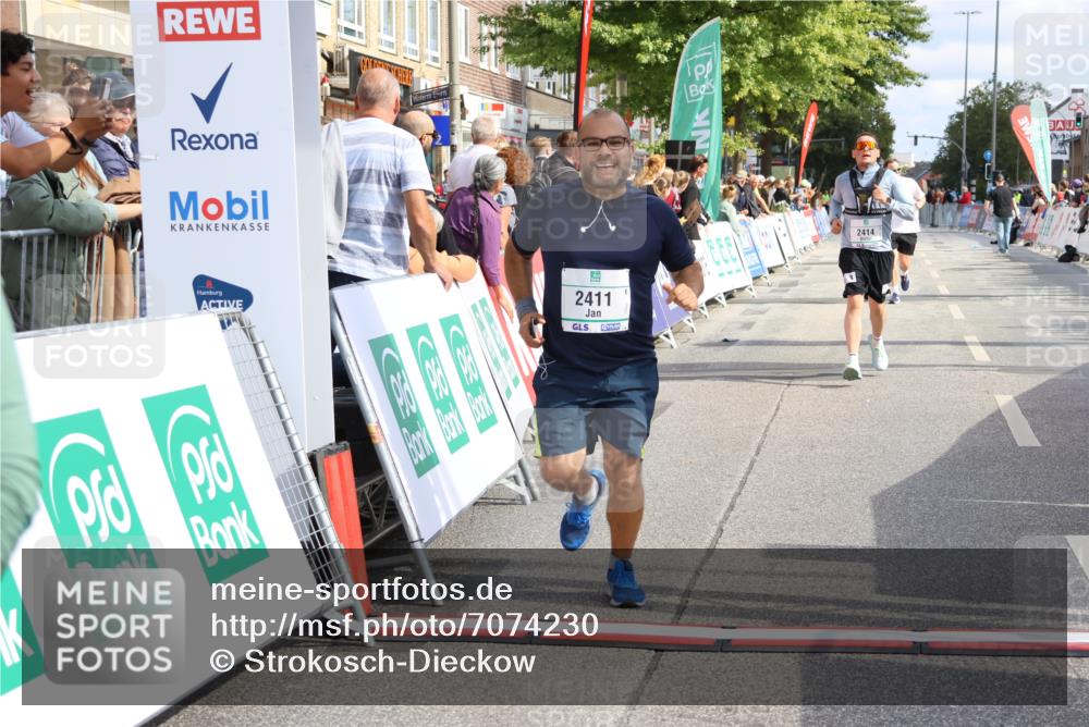 15.09.2024 - PSD Bank Halbmarathon Strokosch-Dieckow http://msf.ph/oto/7074230 15.09.2024 12:33:01 Ziel 2411, 2414, 3045, 3358, 3368 meine-sportfotos.de