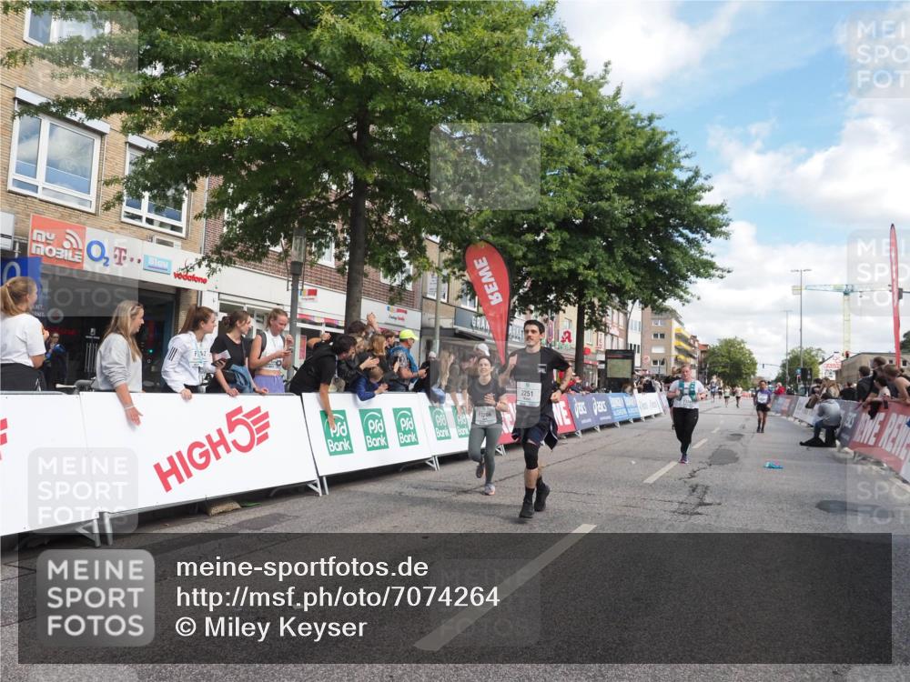 15.09.2024 - PSD Bank Halbmarathon Miley Keyser http://msf.ph/oto/7074264 15.09.2024 12:30:30 Ziel 2111, 2251, 2299, 2447, 3206, 3261, 3276, 3346 meine-sportfotos.de