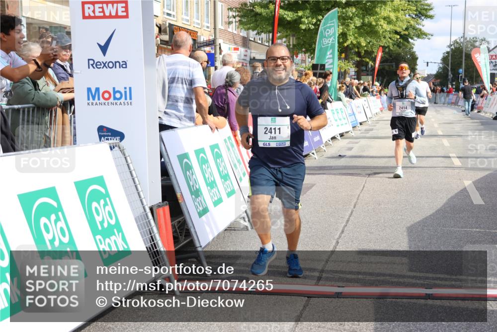 15.09.2024 - PSD Bank Halbmarathon Strokosch-Dieckow http://msf.ph/oto/7074265 15.09.2024 12:33:01 Ziel 2411, 2414, 3045, 3358, 3368 meine-sportfotos.de