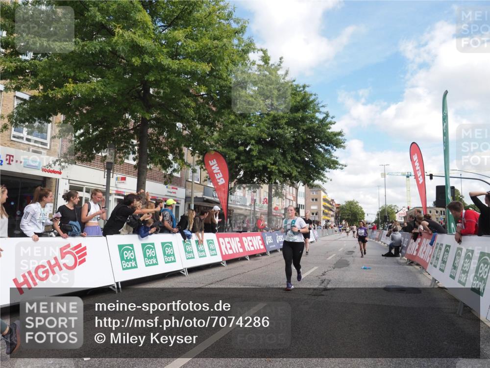 15.09.2024 - PSD Bank Halbmarathon Miley Keyser http://msf.ph/oto/7074286 15.09.2024 12:30:31 Ziel 2111, 2251, 2299, 2447, 3206, 3261, 3276, 3346 meine-sportfotos.de