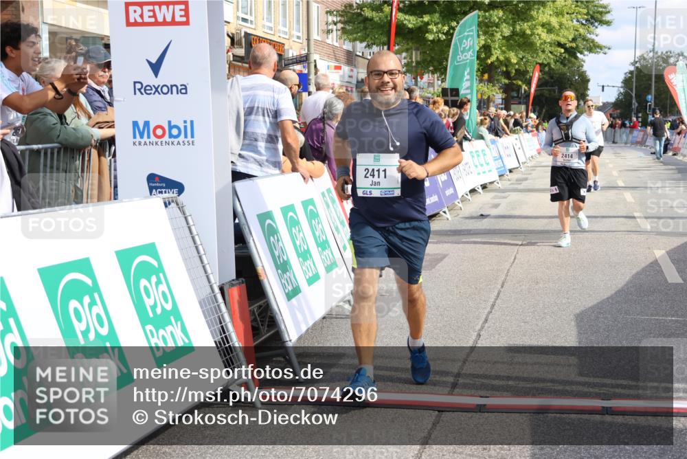 15.09.2024 - PSD Bank Halbmarathon Strokosch-Dieckow http://msf.ph/oto/7074296 15.09.2024 12:33:01 Ziel 2411, 2414, 3045, 3358, 3368 meine-sportfotos.de